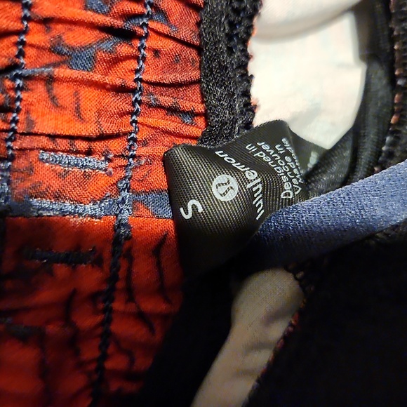 Rare Lululemon red jungle palm print pace breaker shorts - Picture 2 of 6